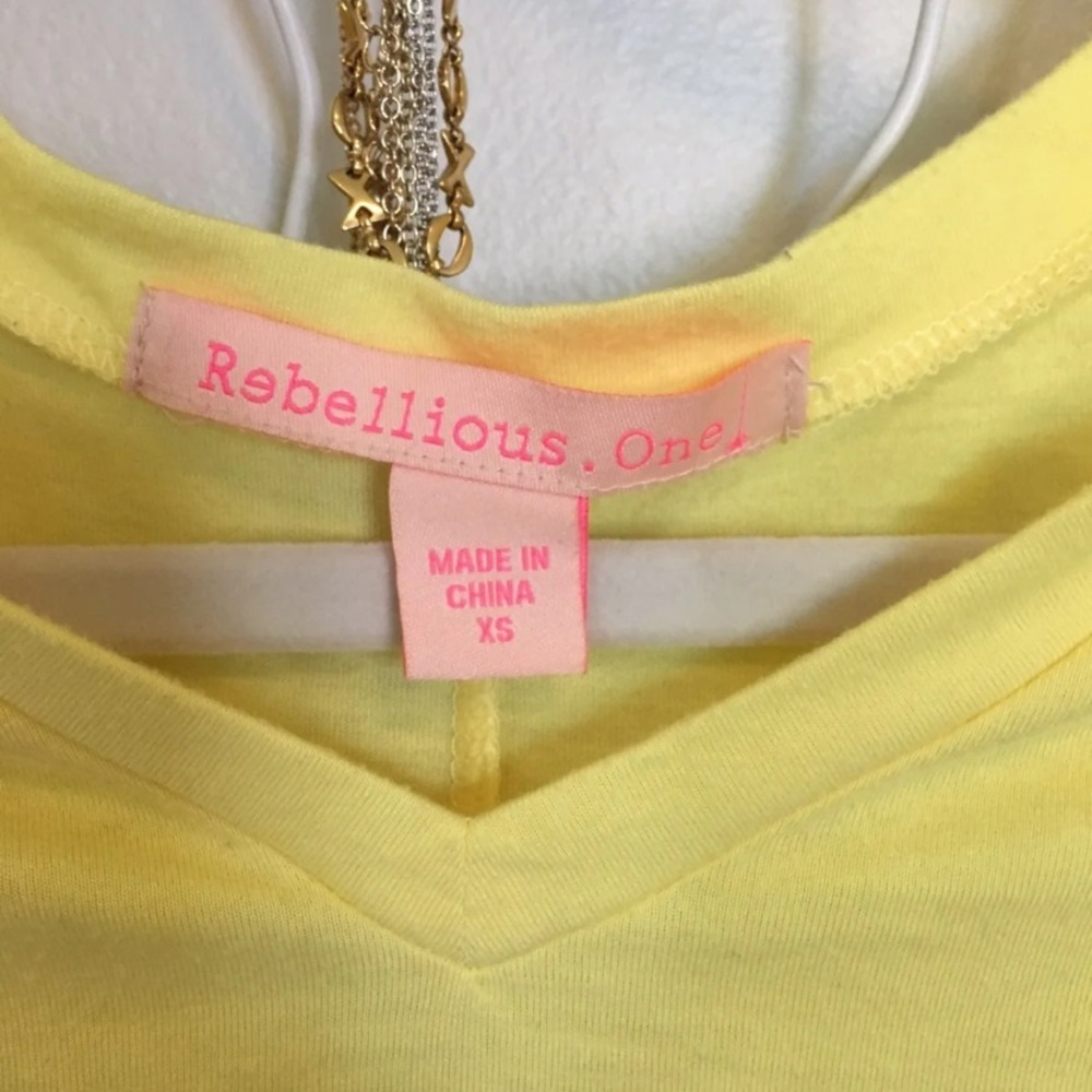 crop top - Picture 2 of 3